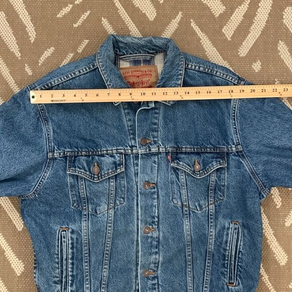 Vintage 90’s Levi’s Medium Wash Trucker Style Lined Denim Jacket Mens Size Small - Picture 16 of 17